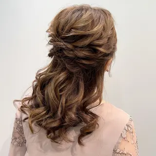 セミロング カラー ヘアアレンジ 新宿color🐝 AYAKA🌈💖のヘアスタイル