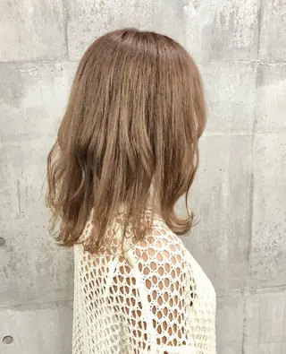 セミロング レイヤー/韓国 ハイトーン興津史弥のヘアスタイル