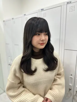 カラー 秋永 鈴のヘアスタイル
