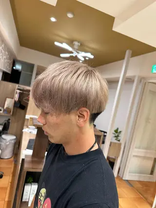ショート カラー メンズ MONIQA所属・🐲RYUKI メンズブリーチのヘアスタイル