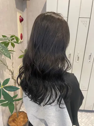 ロング 女性スタイリスト専門サロン Zina 天神西通り所属・艶髪韓国ヘア MANAMI🎀のヘアスタイル