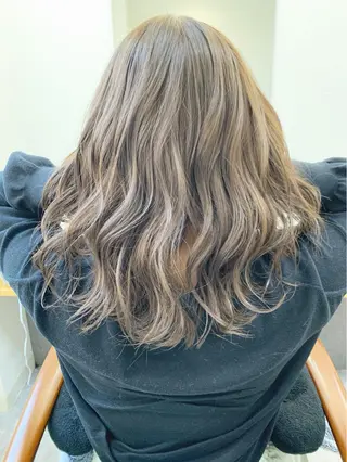 セミロング H所属・H (エイチ) 烏丸御池店のヘアスタイル