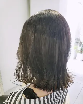 ミディアム カラー 樋口 千尋のヘアスタイル