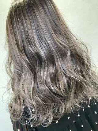 セミロング カラー ヘアアレンジ ブリーチ毛縮毛矯正 👑山口のヘアスタイル