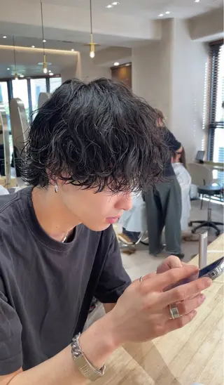 ミディアム パーマ メンズ メンズ特化美容師 🤍FUKAのヘアスタイル
