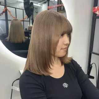 セミロング カラー Ren. 🦋デザインカラーのヘアスタイル