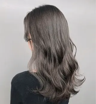 ロング カラー 透明感カラー グレージュ/あいのヘアスタイル