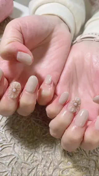 ネイル 艶々の美爪を〜 【リリアーナ】のネイルデザイン