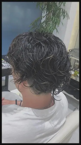 ショート パーマ メンズ 河井 史織のヘアスタイル