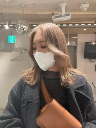 ミディアム カラー 艶ハイトーン👑♡ NATSUKIのヘアスタイル