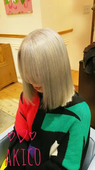 ミディアム カラー LUXBE GALLERY なんば駅前店所属・ラックスビーギャラリ ー AKICOのヘアスタイル