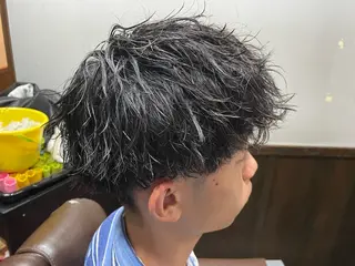パーマ 横浜フェードカット 田嶋勇祐のヘアスタイル