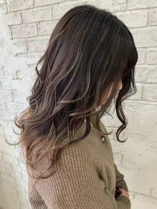 セミロング 🇺🇸ハイライト特 化美容師🇺🇸漆沢のヘアスタイル