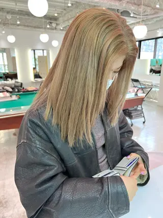 セミロング カラー ヘアアレンジ 🧨ブリーチー×ボブ レイヤー💎じゅえるのヘアスタイル