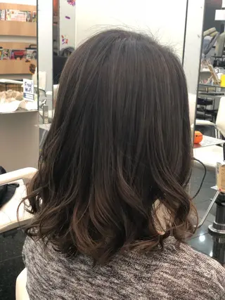 ミディアム 艶髪職人 山本隼正のヘアスタイル