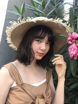 ミディアム Baby Step タカギのヘアスタイル