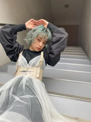 ショート カラー 黒木 栞のヘアスタイル