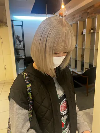 カラー hiyori /ハイトーンカラーのヘアスタイル