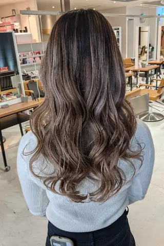 ロング カラー nameless髪質 改善ブリーチ心斎橋のヘアスタイル