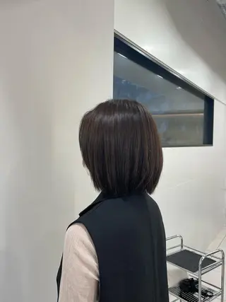 ミディアム カラー ウラスギ アカリのヘアスタイル