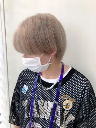 ショート カラー 韓国🇰🇷レイヤー 映える顔周り🩷のヘアスタイル