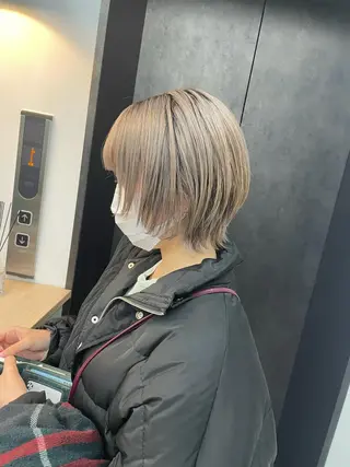 ショート カラー カット・ブリーチ TAIGAのヘアスタイル