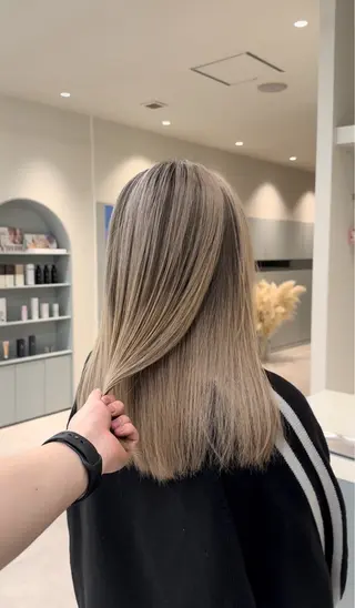 ロング 【デザインカラー】 難波　秀喜のヘアスタイル