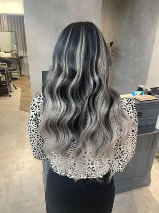 ロング カラー オフホワイトアンドなんば所属・福西 洋斗のヘアスタイル