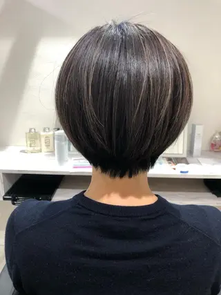 ショート カラー レイヤーカット 早崎太生のヘアスタイル