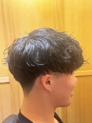 セミロング パーマ ヒロ銀座 東京駅八重洲店所属・【メンズ専門】🔥 カミマンのヘアスタイル