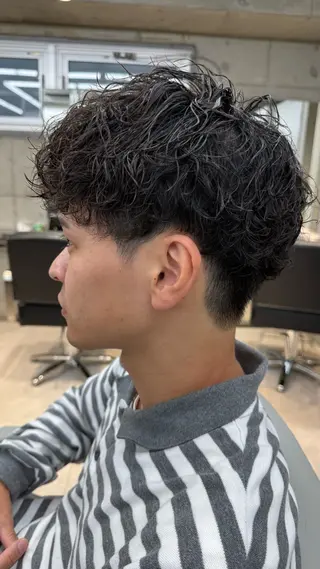 ショート パーマ メンズ youres hair 髪質改善トリートメント&ヘッドスパ　新宿WEST【ユアーズヘア】所属・新宿メンズパーマ TAKEメンズカットのヘアスタイル