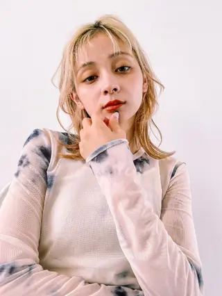 ミディアム カラー ケアブリーチ/ エクステ/レイヤーのヘアスタイル