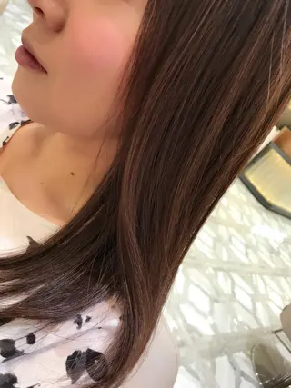 ロング カラー 江崎 わか子のヘアスタイル