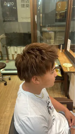 カラー 八木 輝のヘアスタイル
