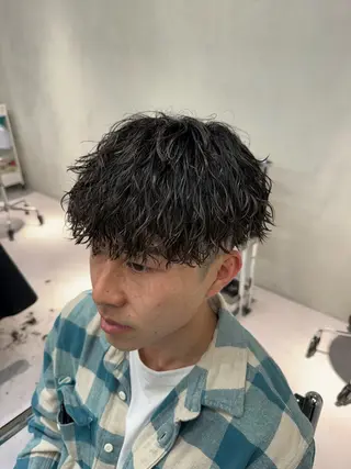 ショート パーマ メンズ 波巻きスパイラルパー マ/シャドウパーマ駿のヘアスタイル