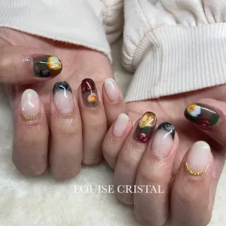 ネイル LOUISE CRYSTALのネイルデザイン