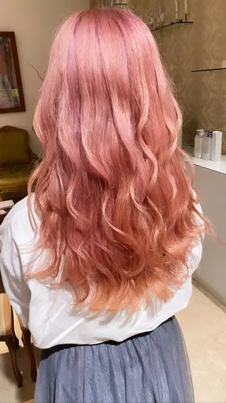 ロング カラー カラースペシャリスト ・齊藤 羽瑠輝のヘアスタイル