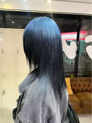 セミロング 💥ウルフカット デザインあんな💥のヘアスタイル