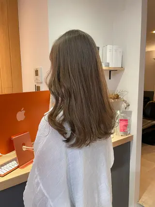 セミロング カラー akane .のヘアスタイル