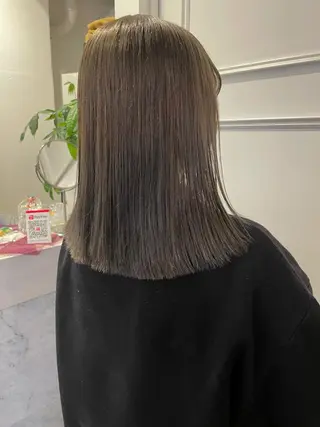 セミロング カラー 安藤 佑衣のヘアスタイル