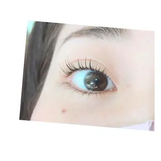 マツエク・マツパ laera 佐藤のヘアスタイル