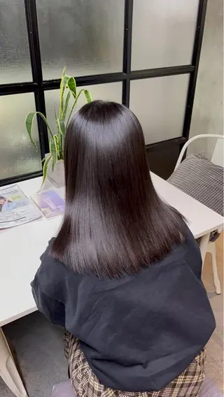 ミディアム センターパート/ニ ュアンスパーマのヘアスタイル