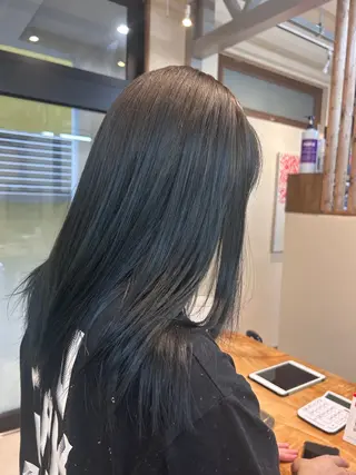 セミロング カラー 井上 萌のヘアスタイル
