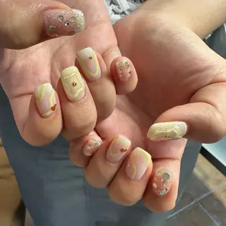 ネイル 佐藤 穂乃香のネイルデザイン