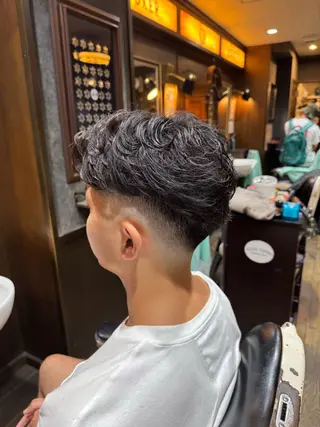 ショート パーマ メンズ HIRO GINZA barber shop 横浜店所属・ヒロ銀座　無料 フェード　細内のヘアスタイル