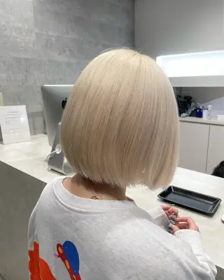 ショート カラー _WHITE難波店【アンダーバーホワイト】所属・鬼塚脇 一輝のヘアスタイル