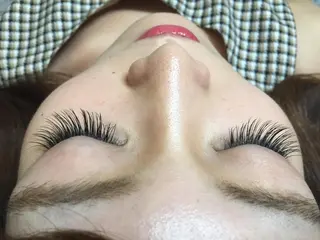 マツエク・マツパ MAK’s 草加店スタッフのネイルデザイン