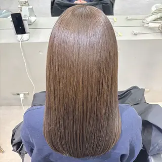 セミロング カラー ボブ/プツッとボブ/ 暖色カラー/モエのヘアスタイル