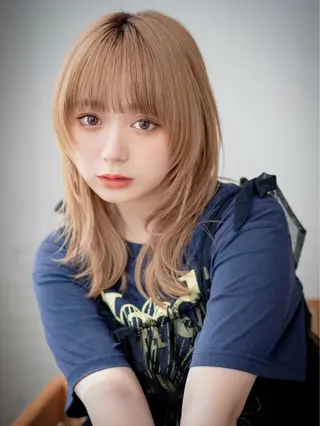 ミディアム タッキー ショートカット ボブのヘアスタイル