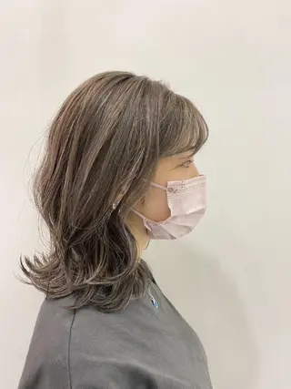 セミロング TONI&GUY所属・Otsuka Satsukiのヘアスタイル